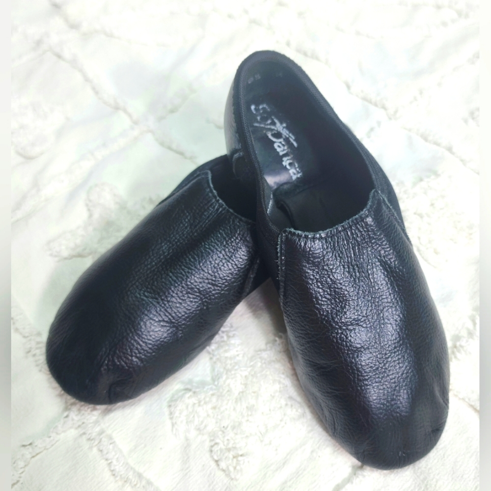 Dance shoes